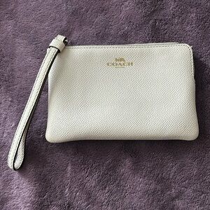 COPY - 🇺🇸Coach Wristlet🇺🇸